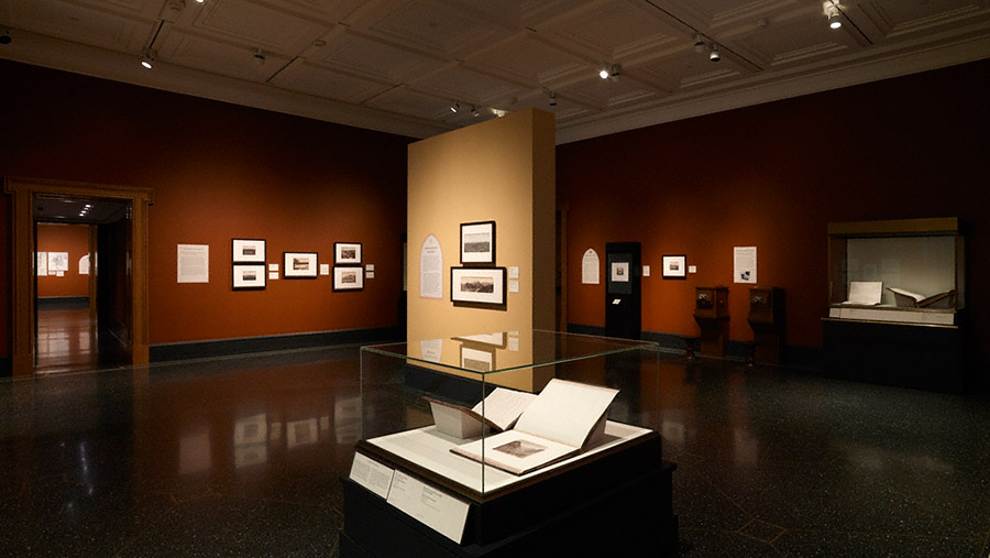 museum lighting